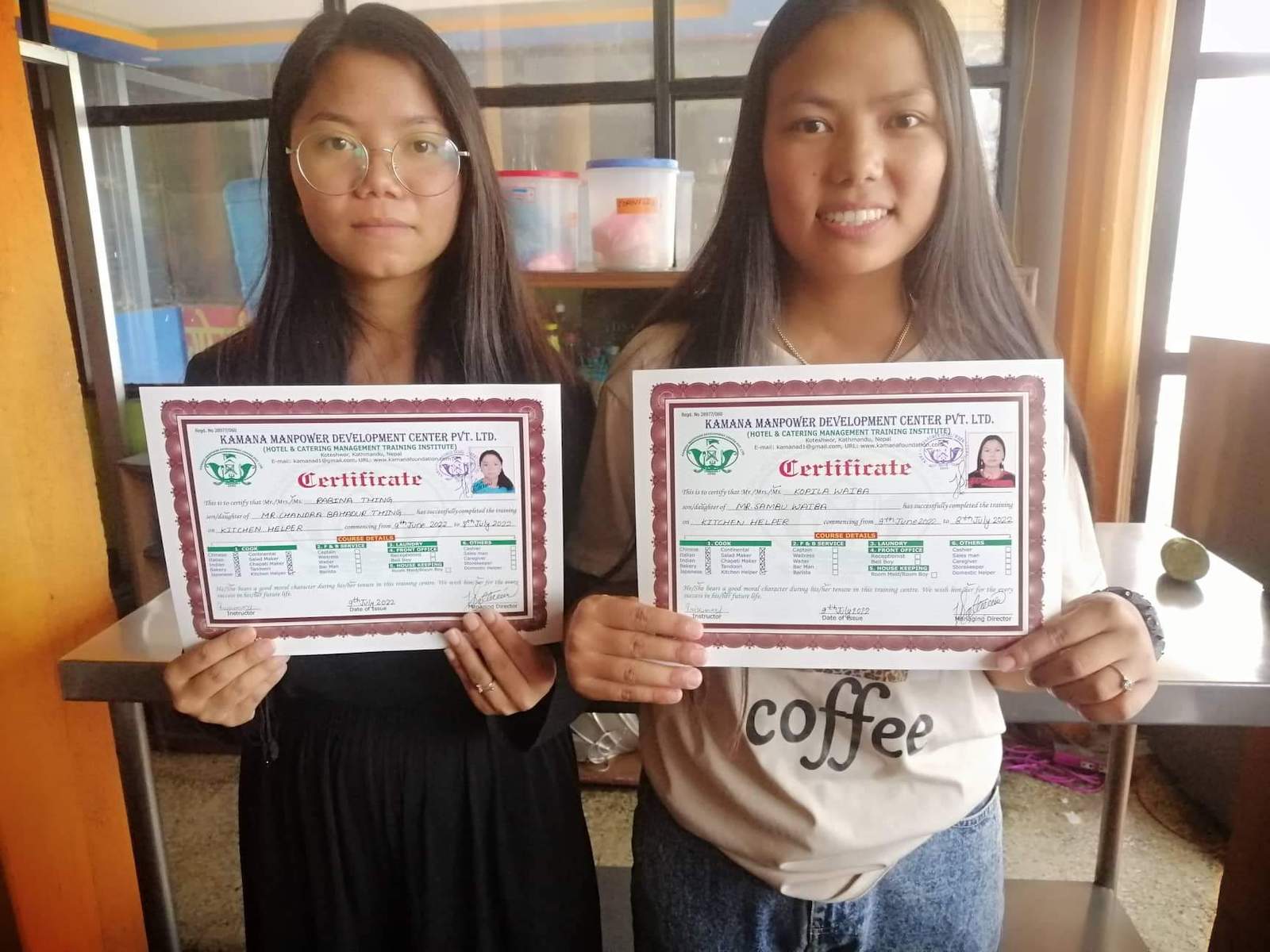 Diplomées de la formation aide de cuisine - jeunes de Magarsalu (Grammar School) 