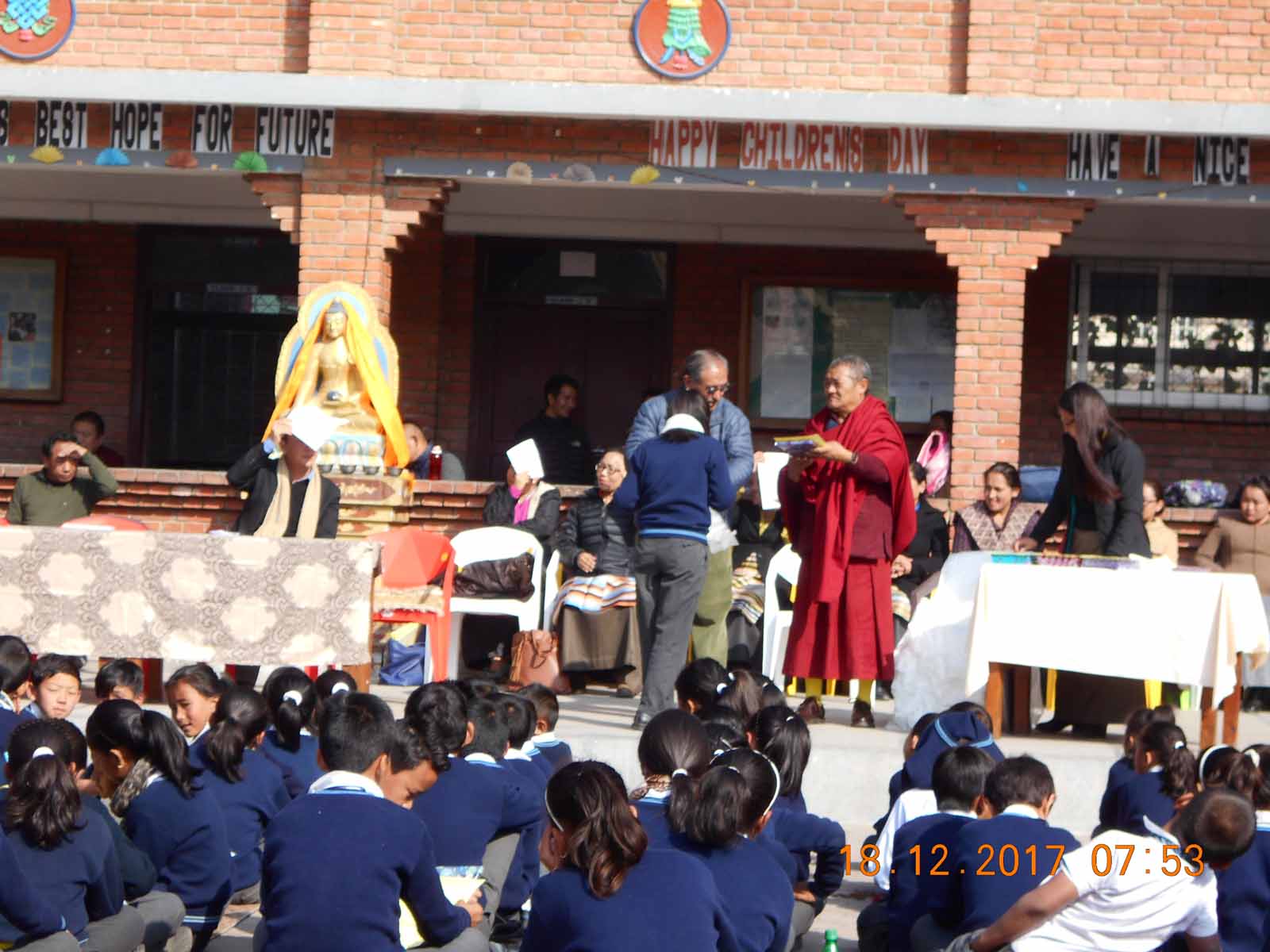 remise des prix a la Namgyal school