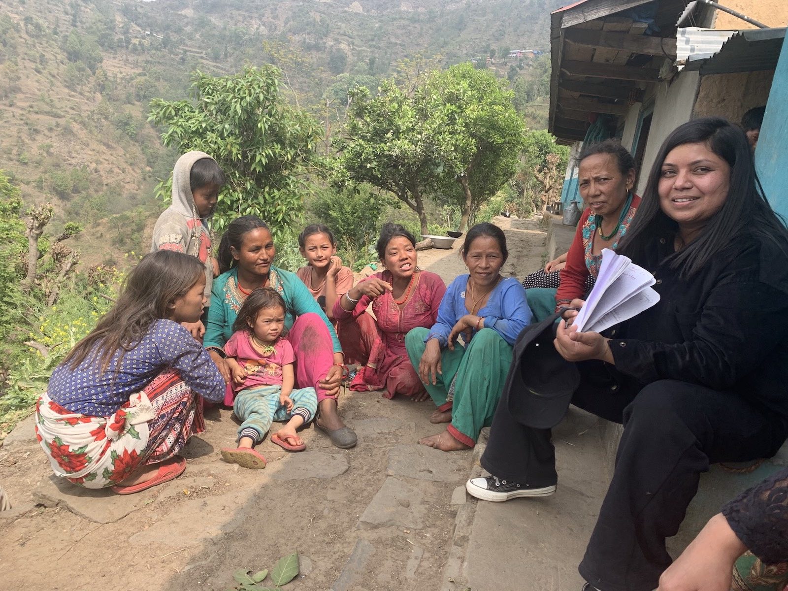 Magarsalu réunion avec des femmes du village et Sheetal